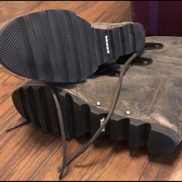 Joan of Arctic boots - Picture 2 of 6